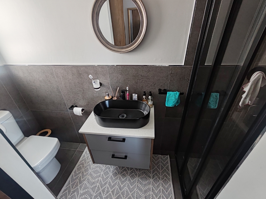 3 Bedroom Property for Sale in Hoogland Western Cape